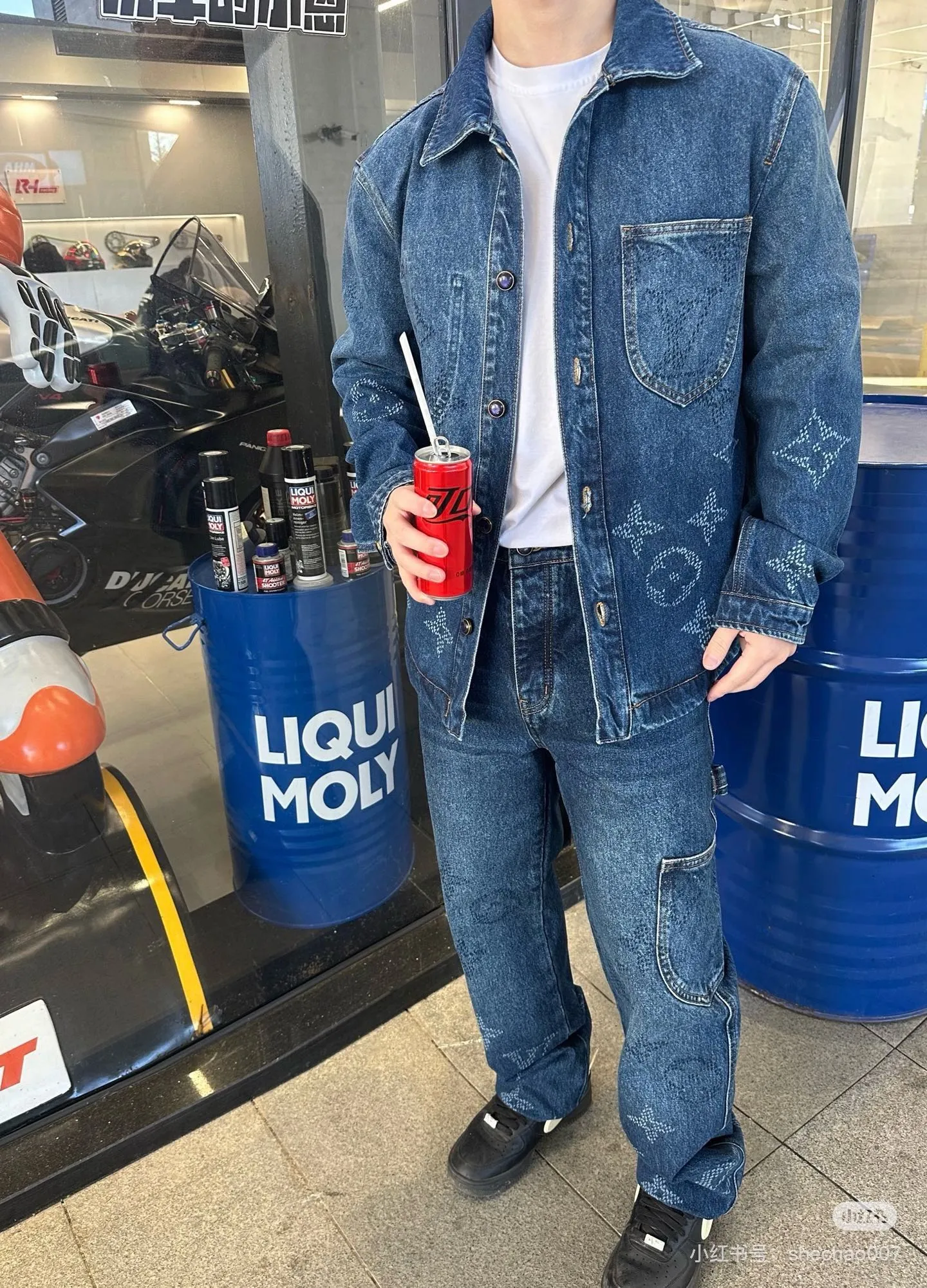 Model picture